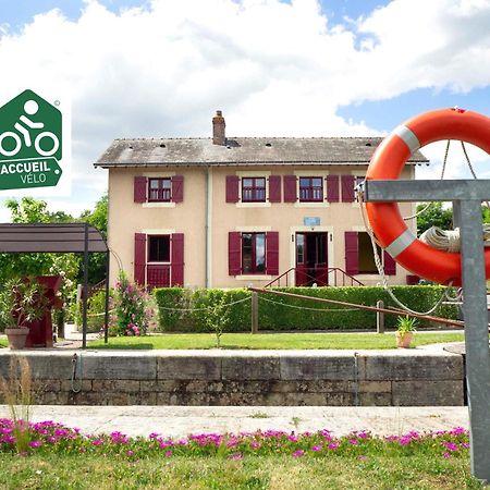 Mara Riviere Gite D'Etape Sur La Velo Francette La Jaille-Yvon Екстериор снимка